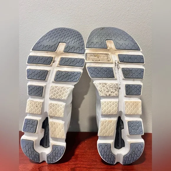 On Running Cloud runner women’s sneakers walking shoes size 10.5. - Picture 5 of 6